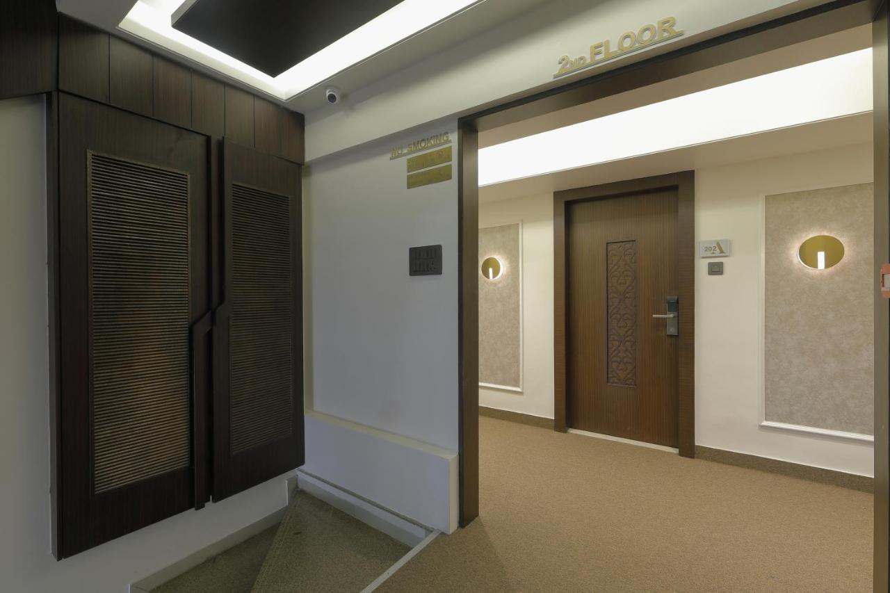 Hotel Ariana Residency Mumbai  Buitenkant foto